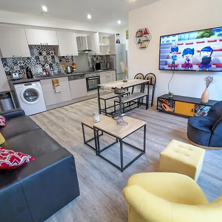 Beau-jean, Un Cocon Sympa 5 Min à Pied Du Centre-ville, Parking Privé, à 10 Min Du Chu Appartement