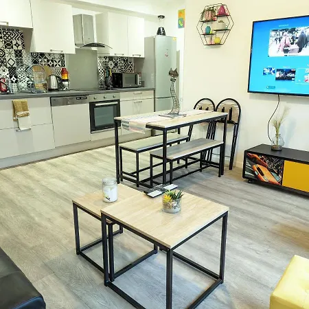 Beau-jean, Un Cocon Sympa 5 Min à Pied Du Centre-ville, Parking Privé, à 10 Min Du Chu Appartement *