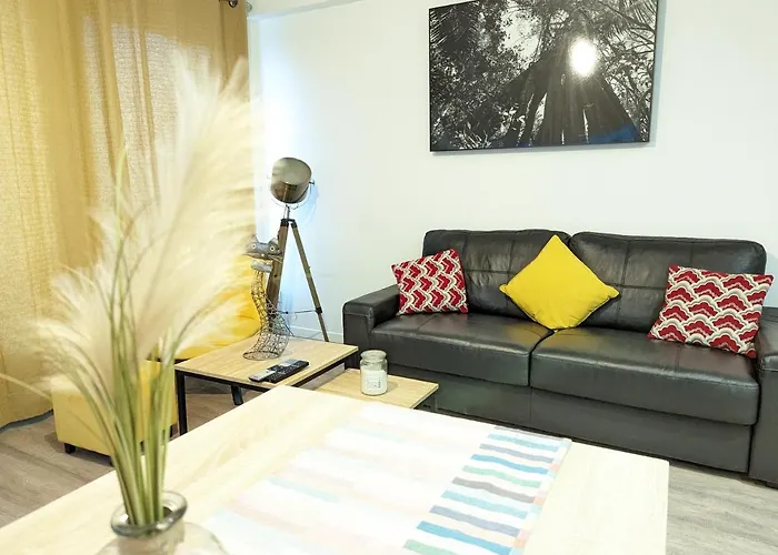 Beau-jean, Un Cocon Sympa 5 Min A Pied Du Centre-ville, Parking Prive, A 10 Min Du Chu Apartment