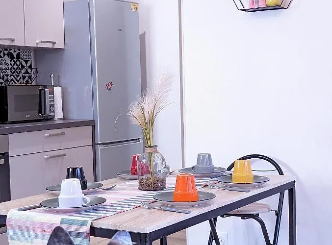 Beau-jean, Un Cocon Sympa 5 Min A Pied Du Centre-ville, Parking Prive, A 10 Min Du Chu * Poitiers