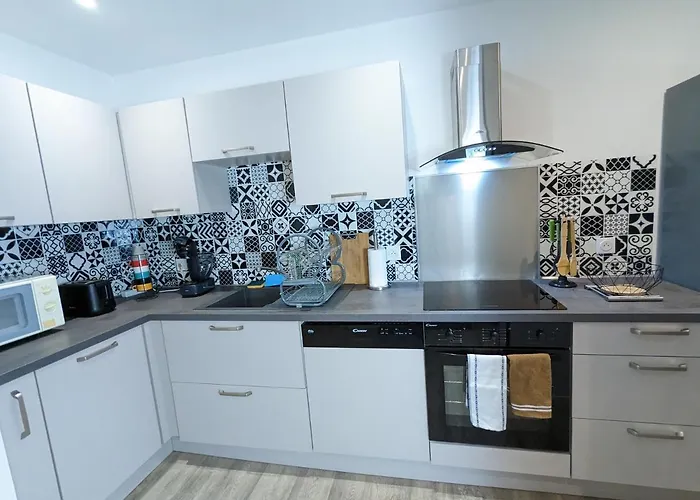 Beau-jean, Un Cocon Sympa 5 Min A Pied Du Centre-ville, Parking Prive, A 10 Min Du Chu Poitiers