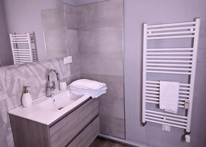 Beau-jean, Un Cocon Sympa 5 Min A Pied Du Centre-ville, Parking Prive, A 10 Min Du Chu Poitiers