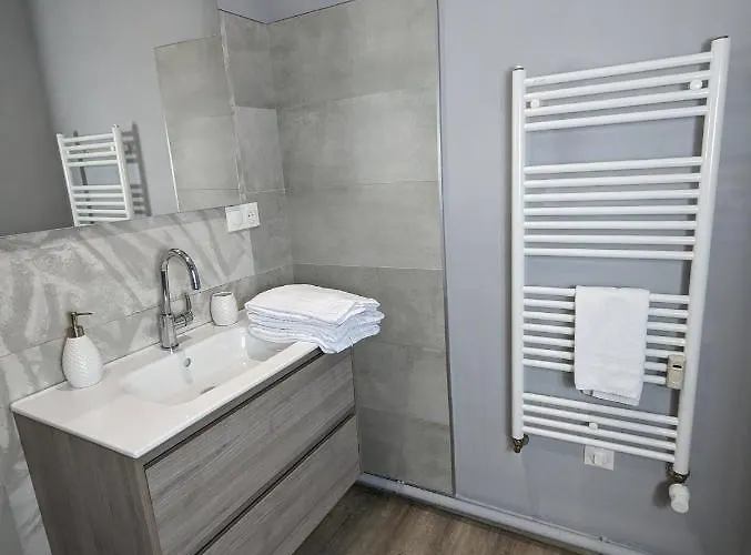 Beau-jean, Un Cocon Sympa 5 Min A Pied Du Centre-ville, Parking Prive, A 10 Min Du Chu Apartment *